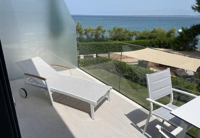 Apartment in Ugljan - Apartments Marvi - one bedroom apartment with a sea view (Left) Apartment in Ugljan - Apartments Marvi - one bedroom apartment with a sea view (Left)