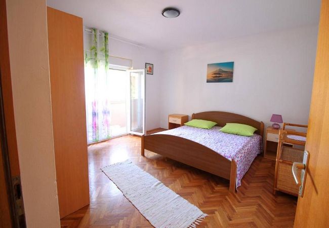 Apartment in Dinjiška - Apartments Dubravica - two bedroom apartment with a sea view Apartment in Dinjiška - Apartments Dubravica - two bedroom apartment with a sea view