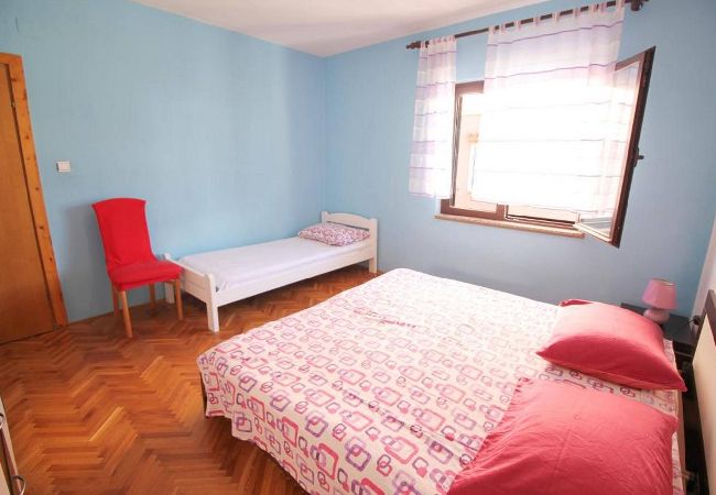 Apartment in Dinjiška - Apartments Dubravica - two bedroom apartment with a sea view Apartment in Dinjiška - Apartments Dubravica - two bedroom apartment with a sea view