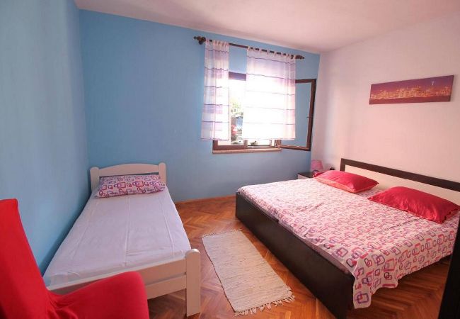 Apartment in Dinjiška - Apartments Dubravica - two bedroom apartment with a sea view Apartment in Dinjiška - Apartments Dubravica - two bedroom apartment with a sea view