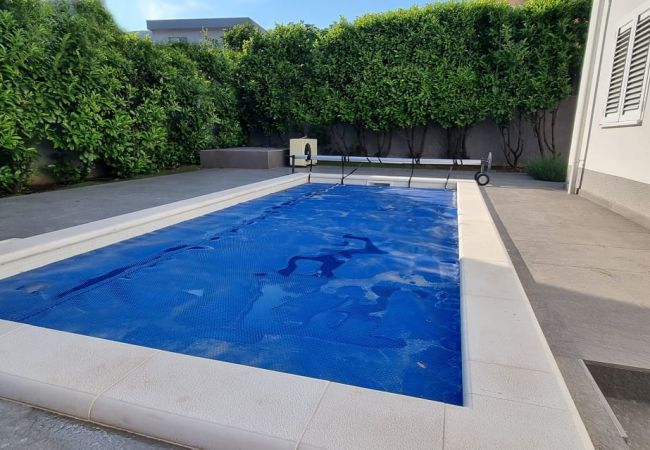 Apartment in Kaštel Novi - Apartment Viva - three bedroom apartment with a swimming pool Apartment in Kaštel Novi - Apartment Viva - three bedroom apartment with a swimming pool