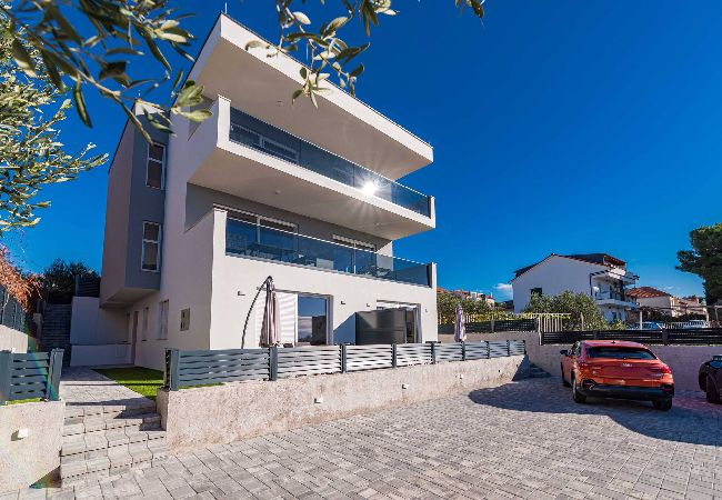 Apartment in Šibenik-Brodarica - Apartments Velic - Two bedroom apartment with a terrace B Apartment in Šibenik-Brodarica - Apartments Velic - Two bedroom apartment with a terrace B