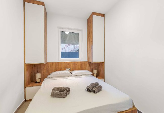 Apartment in Šibenik-Brodarica - Apartments Velic - Two bedroom apartment with a terrace A Apartment in Šibenik-Brodarica - Apartments Velic - Two bedroom apartment with a terrace A