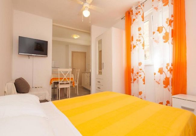 Studio in Vodice - Apartments Matija - Studio apartment 1 Studio in Vodice - Apartments Matija - Studio apartment 1