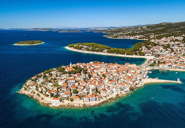 Apartment in Primošten - Apartments and Rooms Mikelin - Two-Bedroom Apartment with Sea View (Filip 1) Apartment in Primošten - Apartments and Rooms Mikelin - Two-Bedroom Apartment with Sea View (Filip 1)