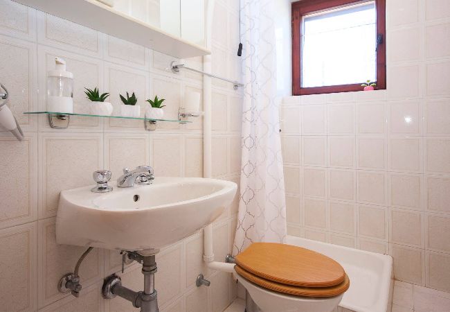 Apartment in Primošten - Apartments and Rooms Mikelin - Two-Bedroom Apartment with Sea View (Filip 1) Apartment in Primošten - Apartments and Rooms Mikelin - Two-Bedroom Apartment with Sea View (Filip 1)