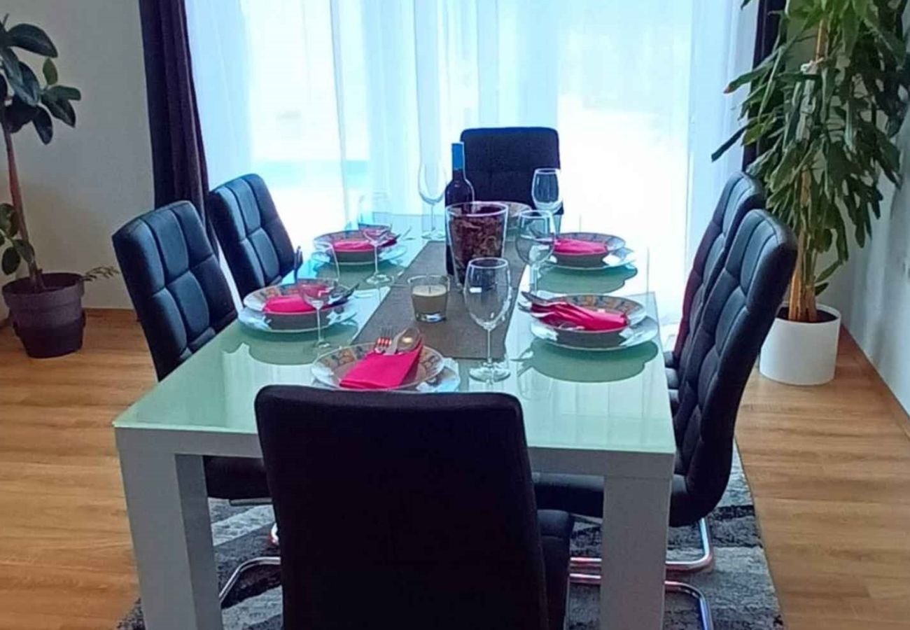 House in Benkovac - Holiday Home Leggiero - Holiday Home Leggiero - House with four bedrooms and outdoor pool