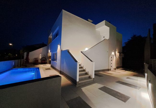 Villa in Kaštel Novi - Villa Viva - Six bedroom house with a pool and jacuzzi Villa in Kaštel Novi - Villa Viva - Six bedroom house with a pool and jacuzzi