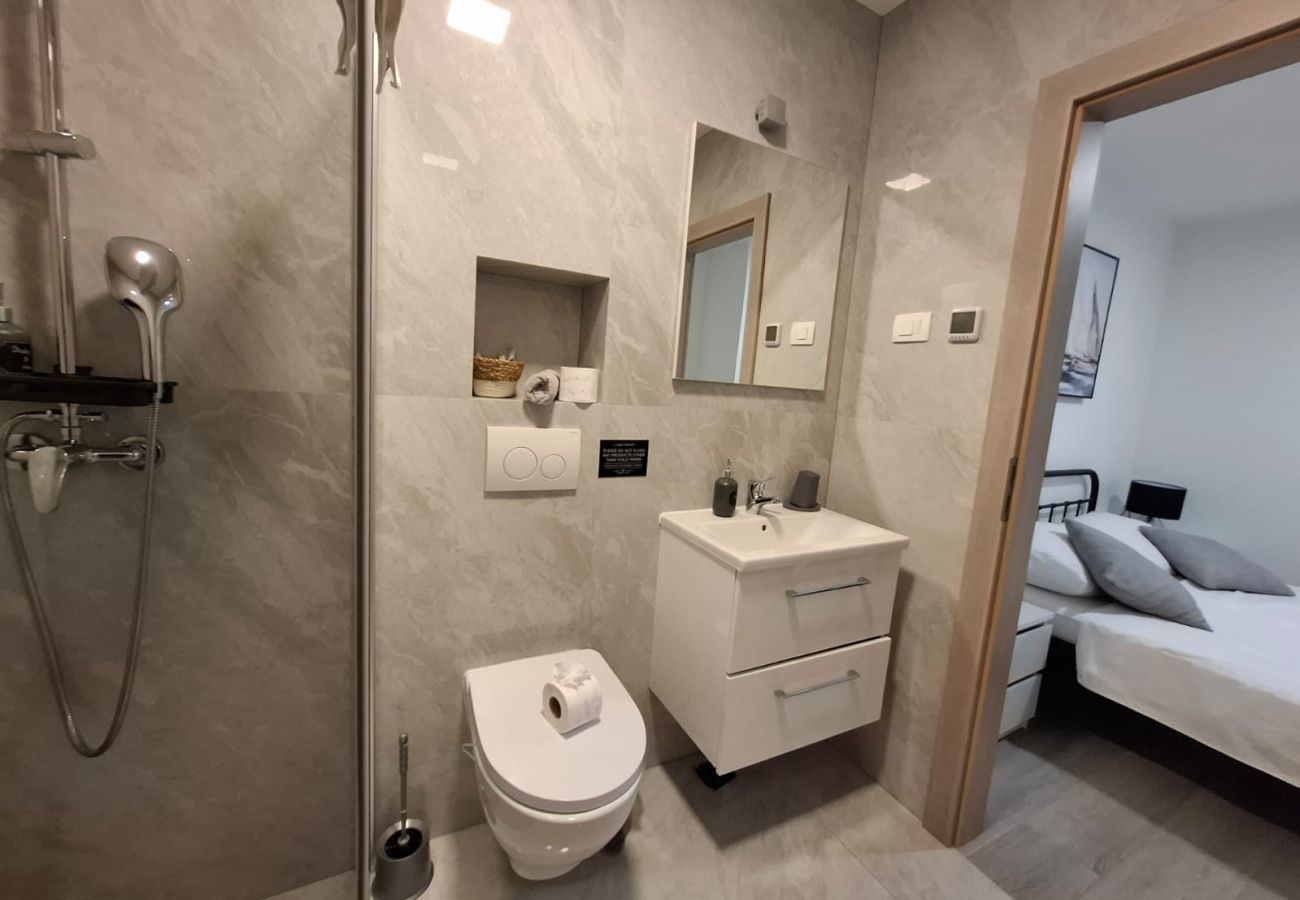 Villa in Kaštel Novi - Villa Viva - Six bedroom house with a pool and jacuzzi