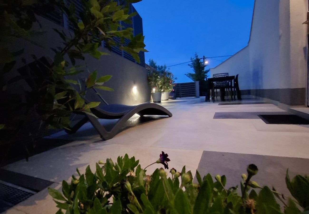 Villa in Kaštel Novi - Villa Viva - Six bedroom house with a pool and jacuzzi
