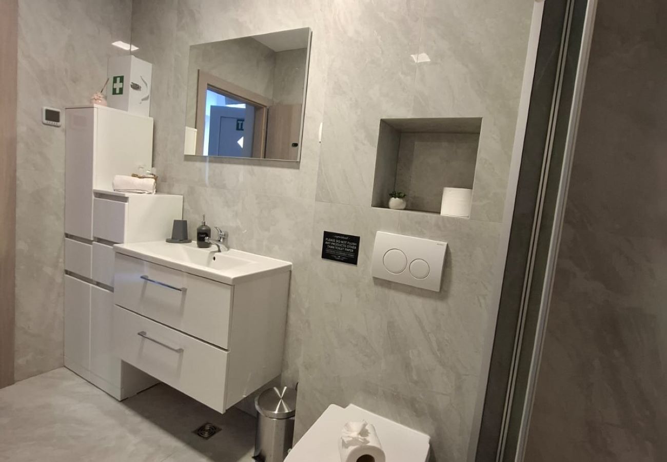 Villa in Kaštel Novi - Villa Viva - Six bedroom house with a pool and jacuzzi
