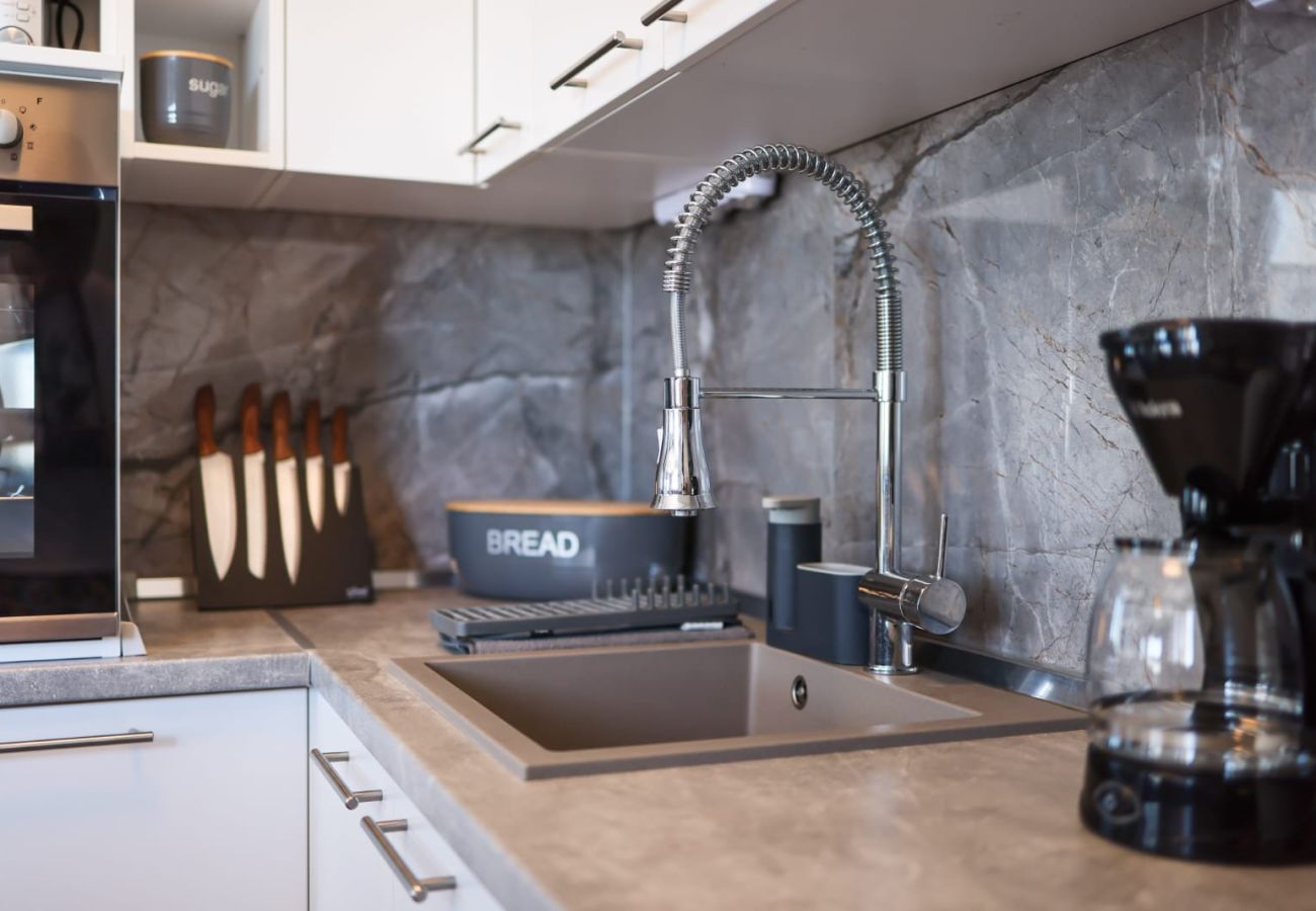 Apartment in Privlaka - Luxury apartments Sun@Set - One-room apartment with jacuzzi 