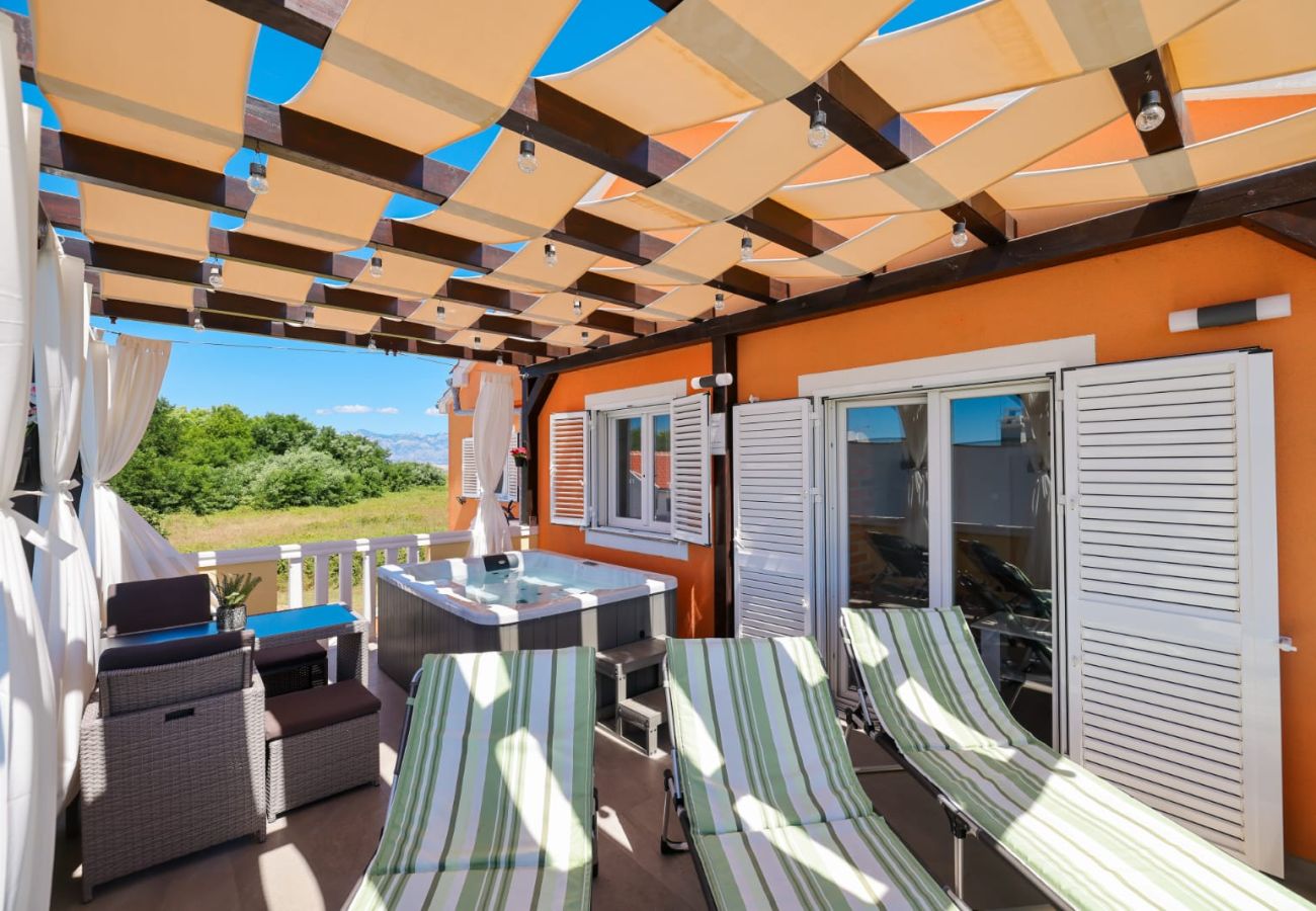 Apartment in Privlaka - Luxury apartments Sun@Set - One-room apartment with jacuzzi 