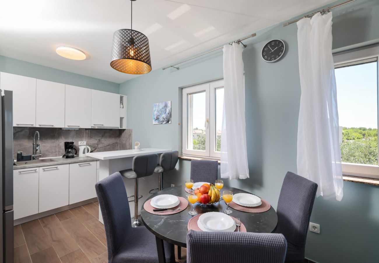 Apartment in Privlaka - Luxury apartments Sun@Set - One-room apartment with jacuzzi 