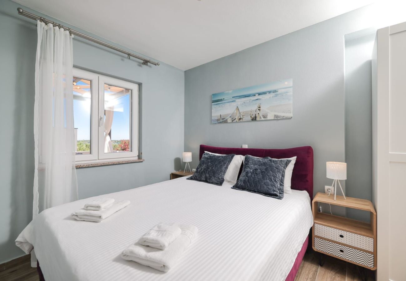 Apartment in Privlaka - Luxury apartments Sun@Set - One-room apartment with jacuzzi 