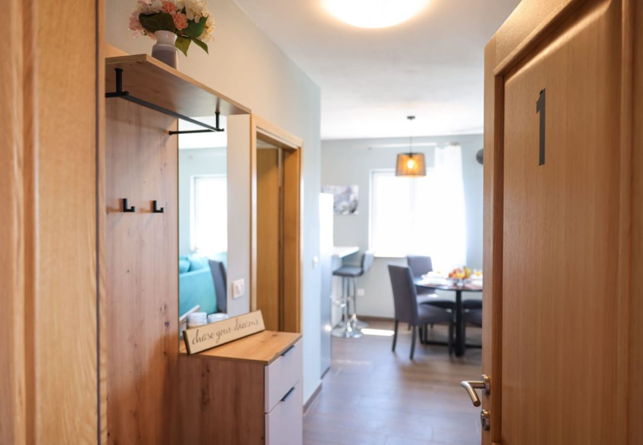 Apartment in Privlaka - Luxury apartments Sun@Set - One-room apartment with jacuzzi 