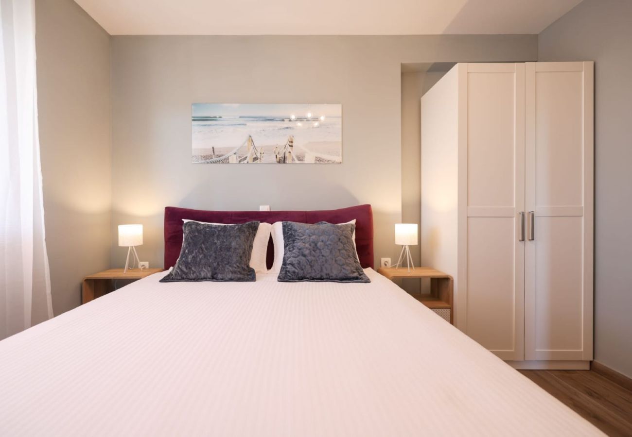 Apartment in Privlaka - Luxury apartments Sun@Set - One-room apartment with jacuzzi 