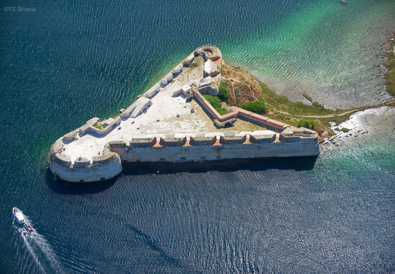 Studio in Bilice - Studio Apartment Sekula