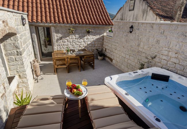 House in Trogir - Stone House Trogir - Three bedroom house with jacuzzi House in Trogir - Stone House Trogir - Three bedroom house with jacuzzi