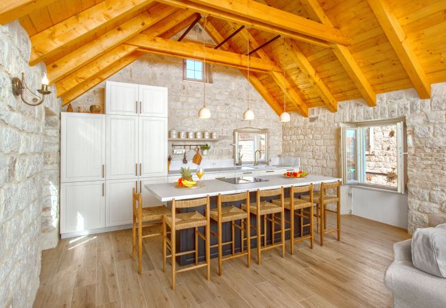 House in Trogir - Stone House Trogir - Three bedroom house with jacuzzi House in Trogir - Stone House Trogir - Three bedroom house with jacuzzi