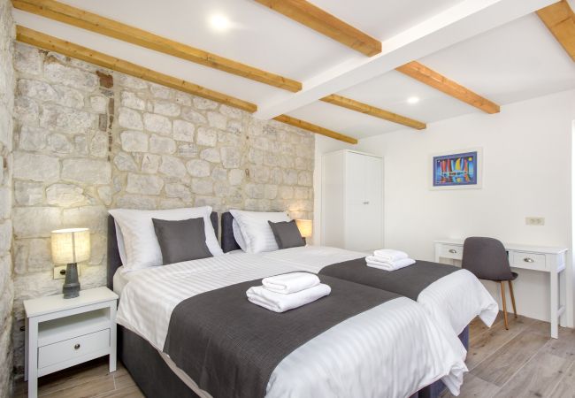 House in Trogir - Stone House Trogir - Three bedroom house with jacuzzi House in Trogir - Stone House Trogir - Three bedroom house with jacuzzi