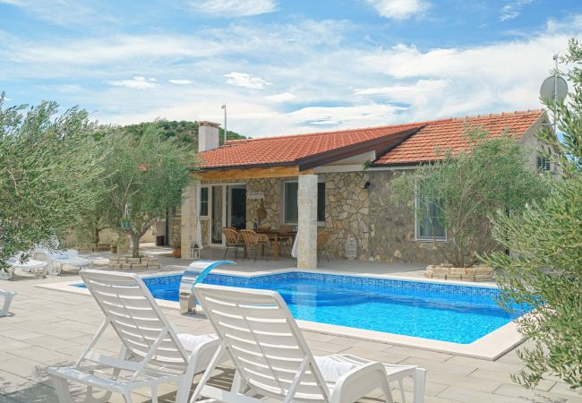 House in Vodice - Villa Ivana - Two bedroom house with outdoor pool House in Vodice - Villa Ivana - Two bedroom house with outdoor pool
