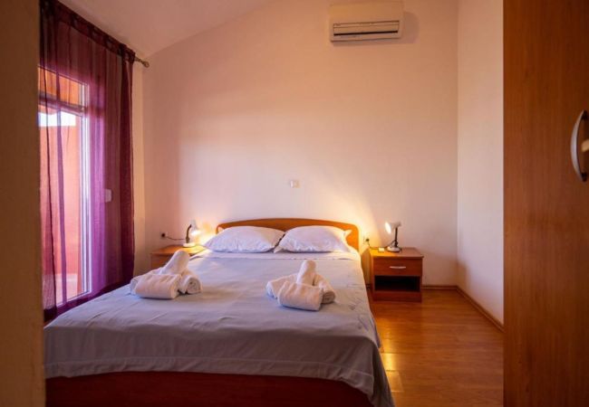 Apartment in Pašman - Apartments Torina Pašman - One bedroom apartment with a sea view A1 Apartment in Pašman - Apartments Torina Pašman - One bedroom apartment with a sea view A1