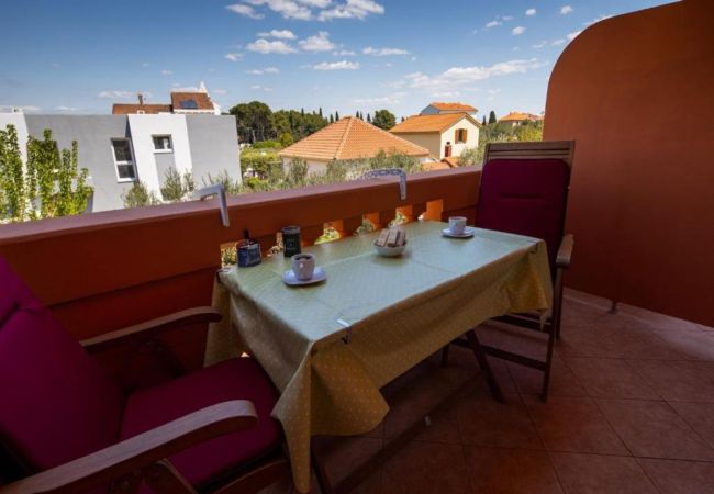 Apartment in Pašman - Apartments Torina Pašman - One bedroom apartment with a sea view A1 Apartment in Pašman - Apartments Torina Pašman - One bedroom apartment with a sea view A1