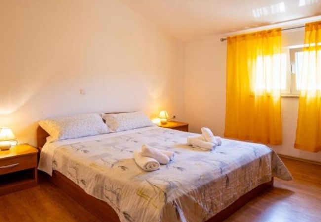 Apartment in Pašman - Apartments Torina Pašman - One bedroom apartment with a sea view A2 Apartment in Pašman - Apartments Torina Pašman - One bedroom apartment with a sea view A2