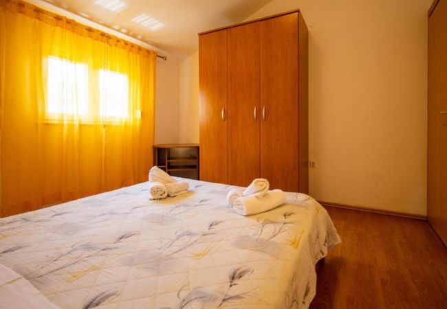Apartment in Pašman - Apartments Torina Pašman - One bedroom apartment with a sea view A2 Apartment in Pašman - Apartments Torina Pašman - One bedroom apartment with a sea view A2