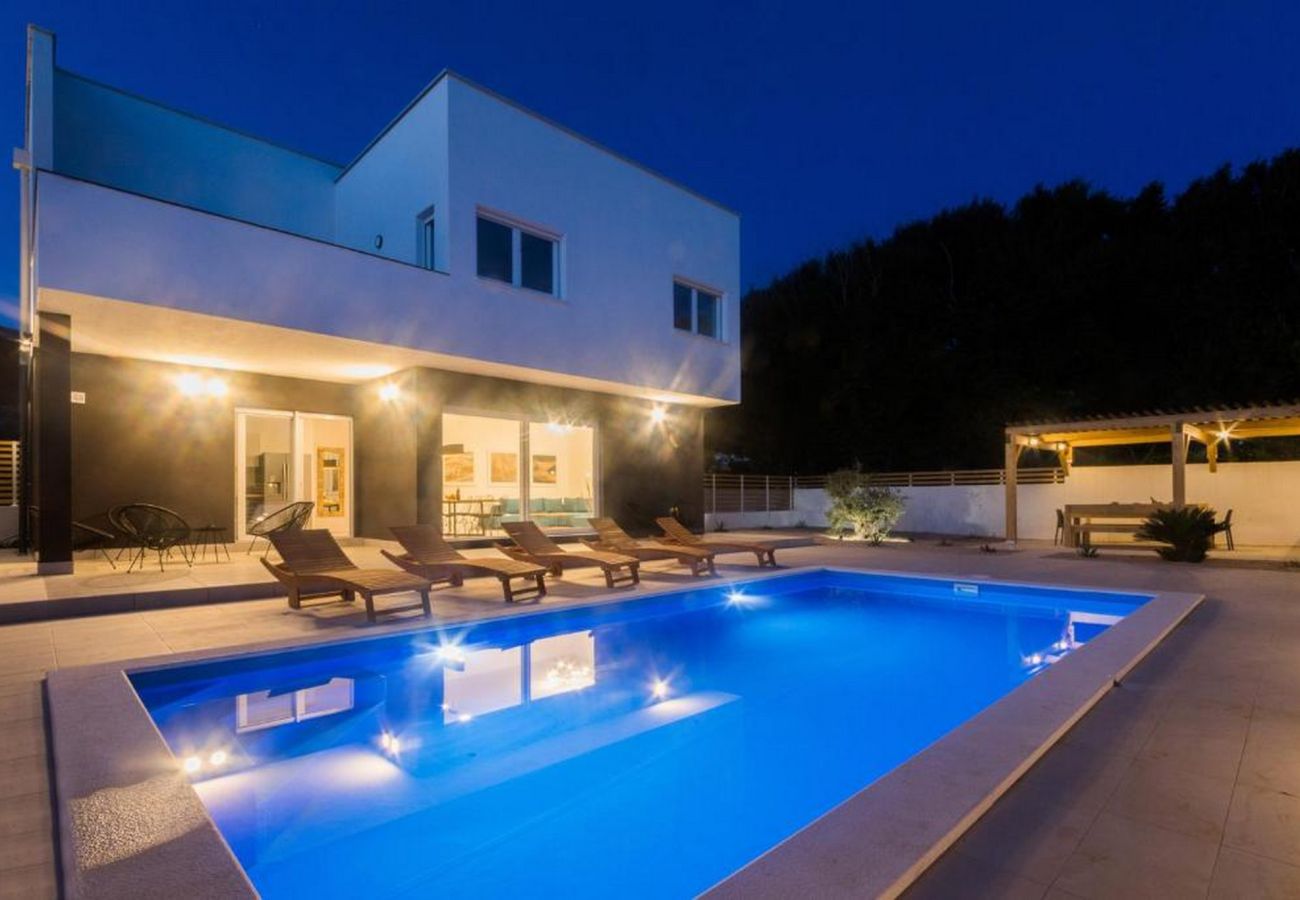 Villa in Pag - Villa Belveder I - Four bedroom house with outdoor pool