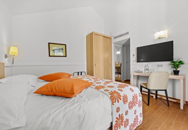 Apartment in Šibenik - Resort Apartment A1 (2+2) Apartment in Šibenik - Resort Apartment A1 (2+2)