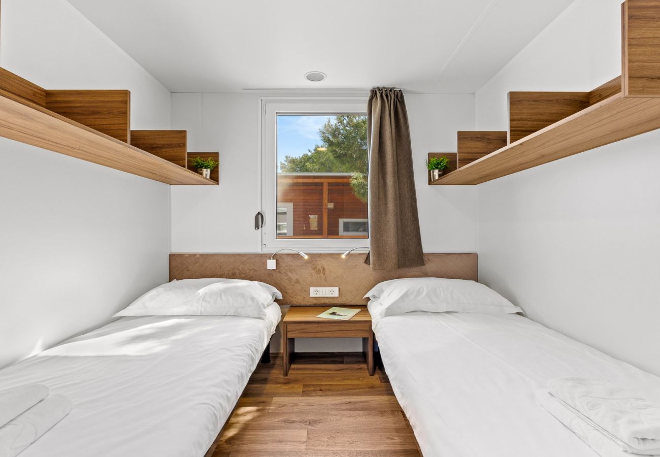 Mobile home in Šibenik - Resort Luxury Mobile Home (4+1) view Marina