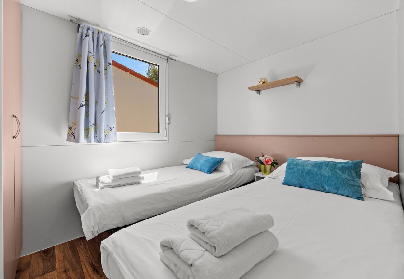 Mobile home in Šibenik - Resort Standard Mobile Home (4+2) 