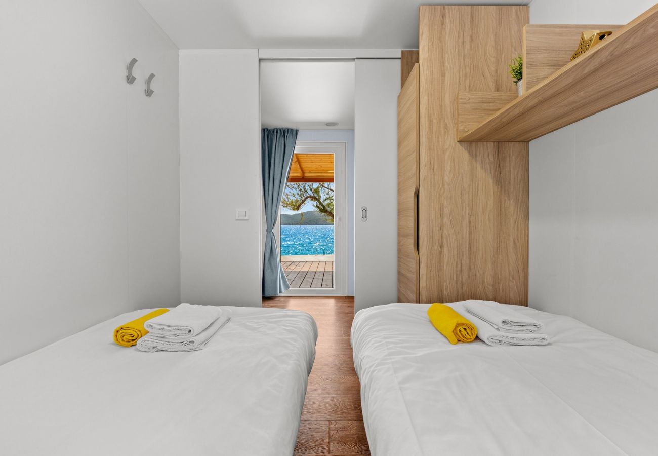 Mobile home in Šibenik - Resort Deluxe Mobile Home (6+1) Beachfront