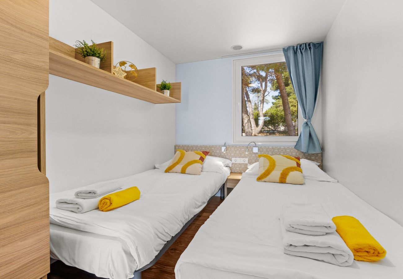 Mobile home in Šibenik - Resort Deluxe Mobile Home (6+1) Beachfront