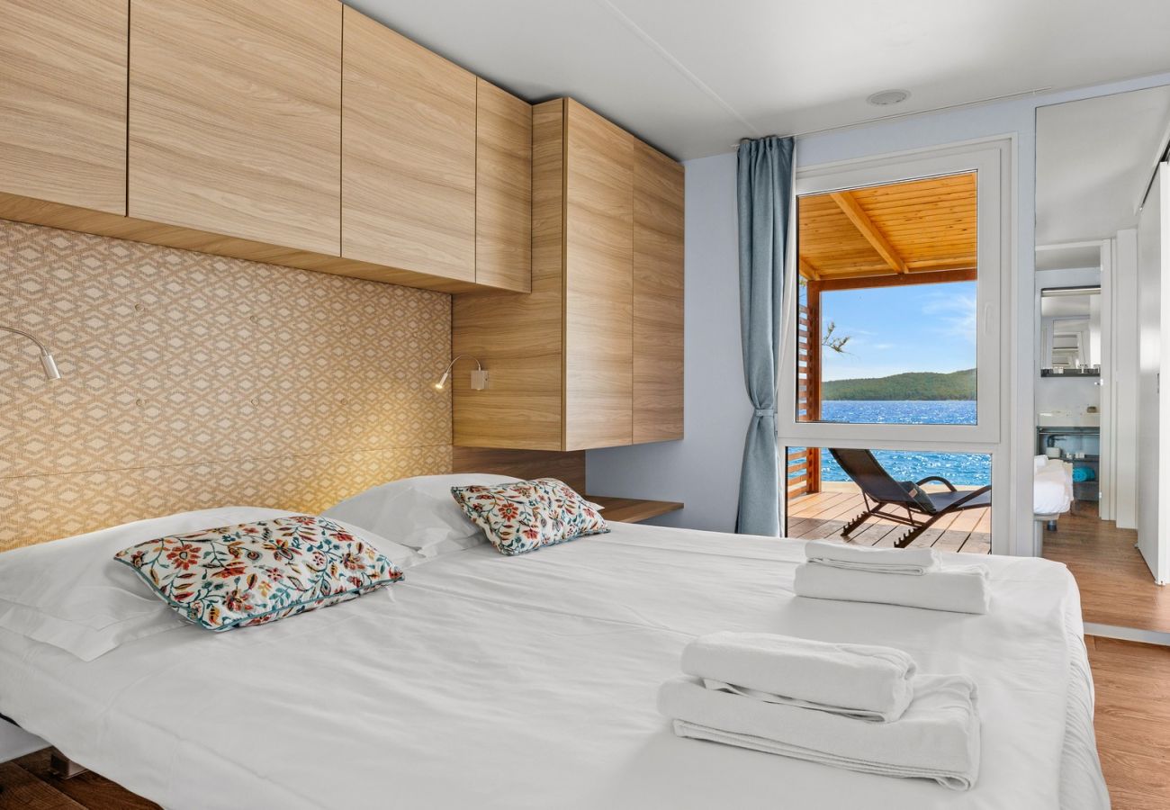 Mobile home in Šibenik - Resort Deluxe Mobile Home (6+1) Beachfront