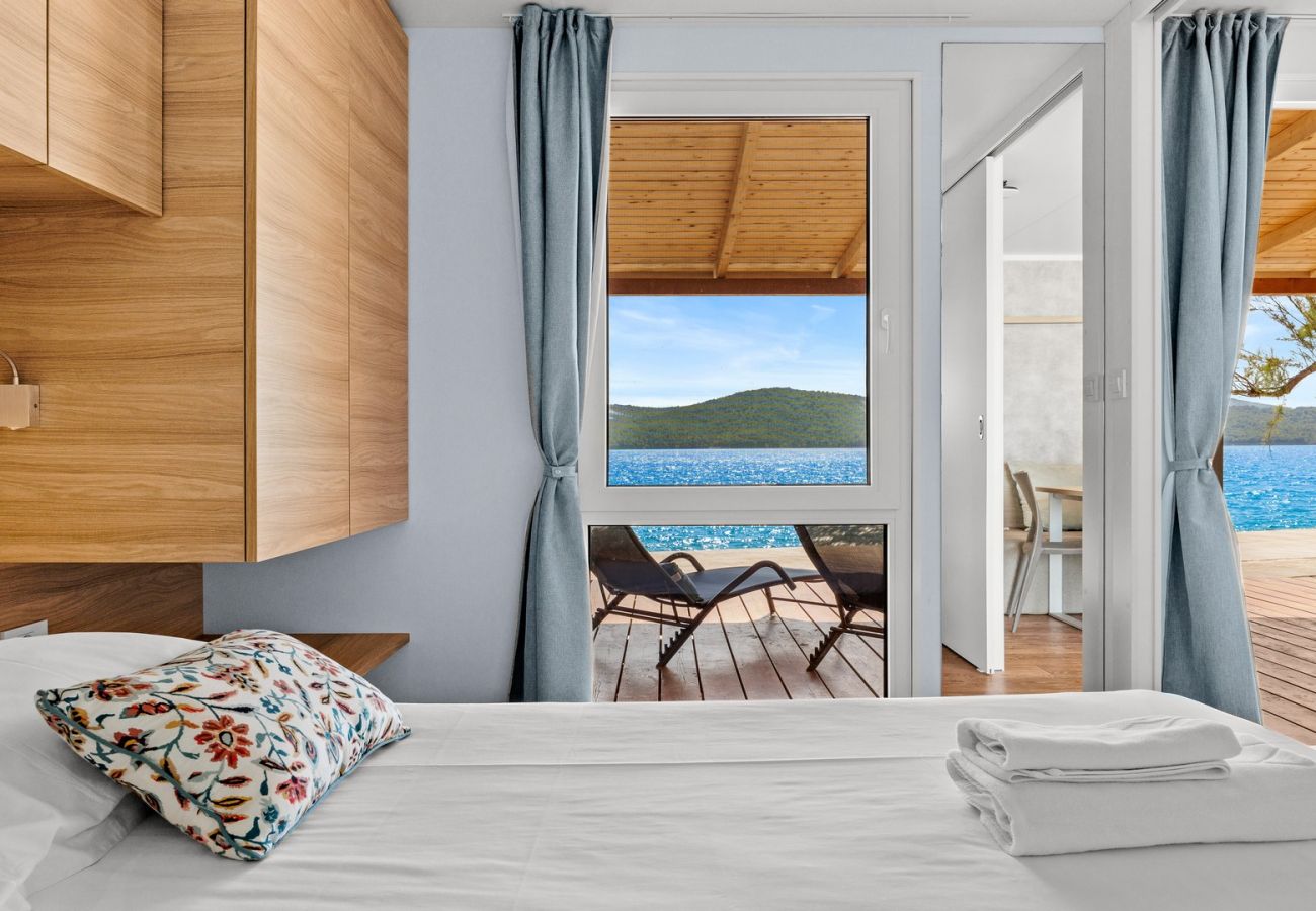 Mobile home in Šibenik - Resort Deluxe Mobile Home (6+1) Beachfront