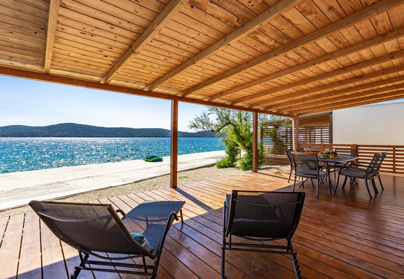 Mobile home in Šibenik - Resort Deluxe Mobile Home (6+1) Beachfront