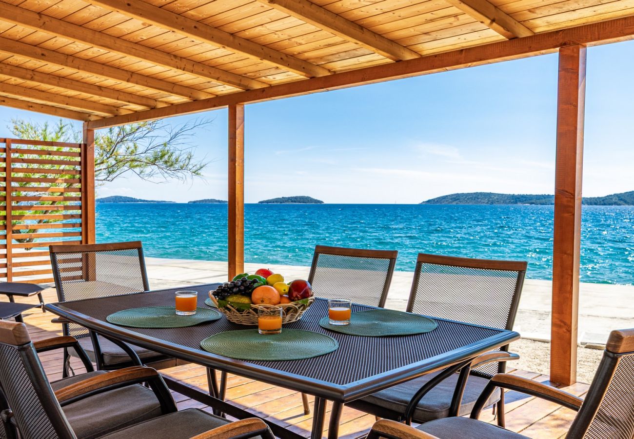 Mobile home in Šibenik - Resort Deluxe Mobile Home (6+1) Beachfront