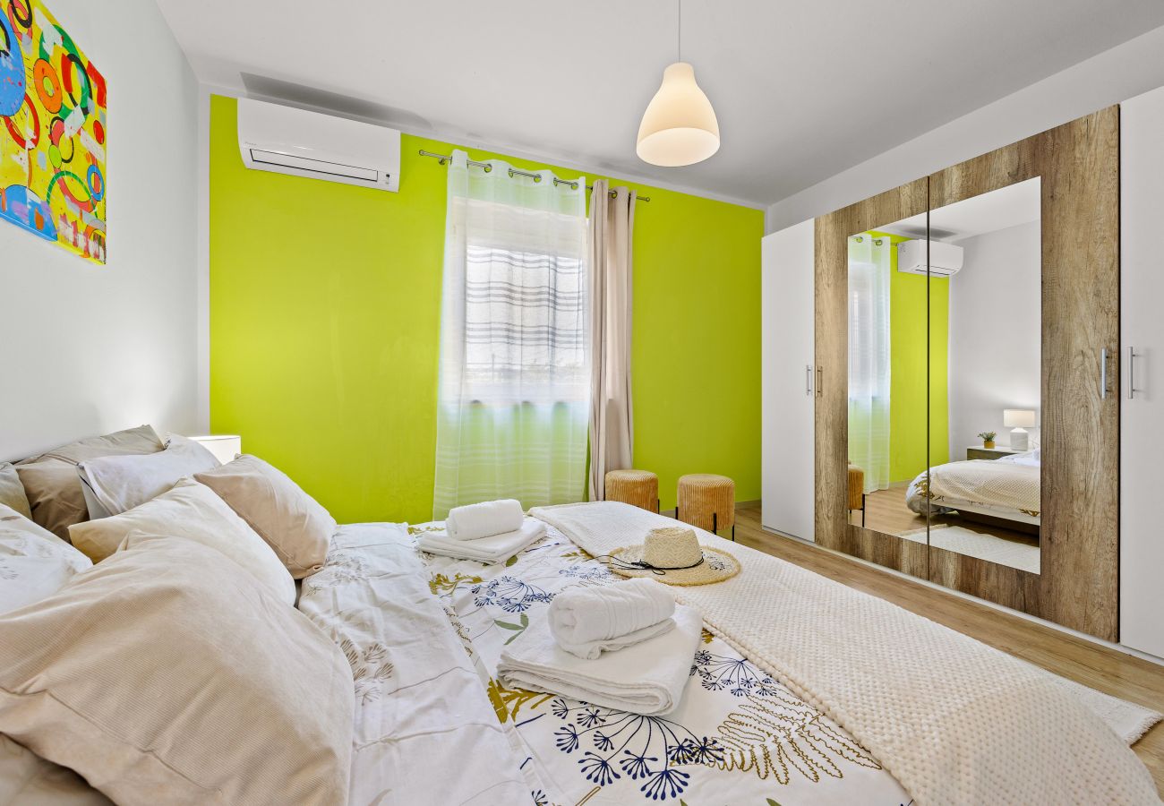 Villa in Šišan - Cozy Villa for 10 with Pool, BBQ, Billiards