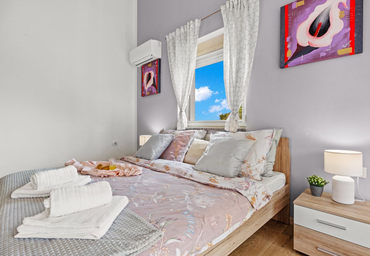 Villa in Šišan - Cozy Villa for 10 with Pool, BBQ, Billiards
