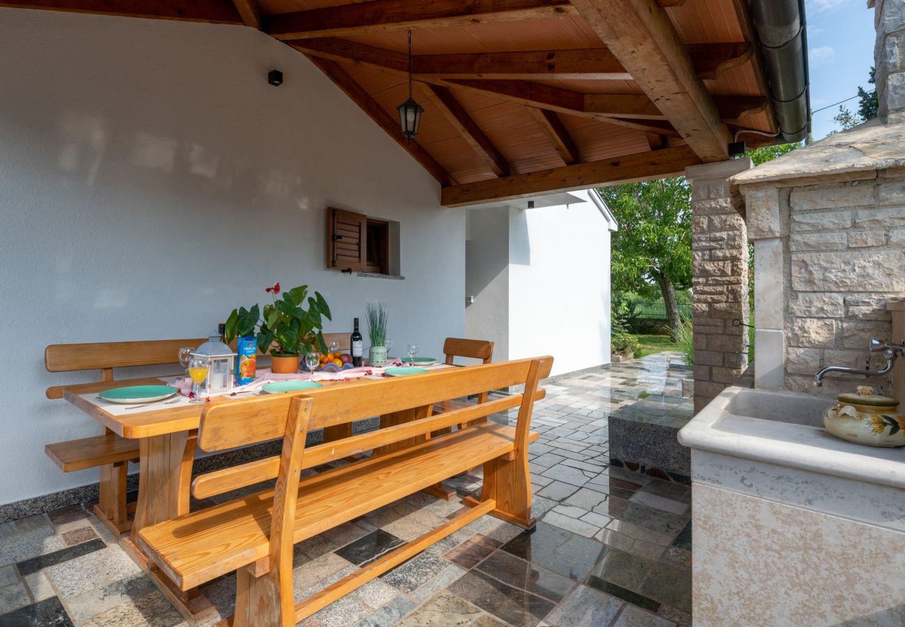 House in Vodnjan - Charming Holiday House Mara