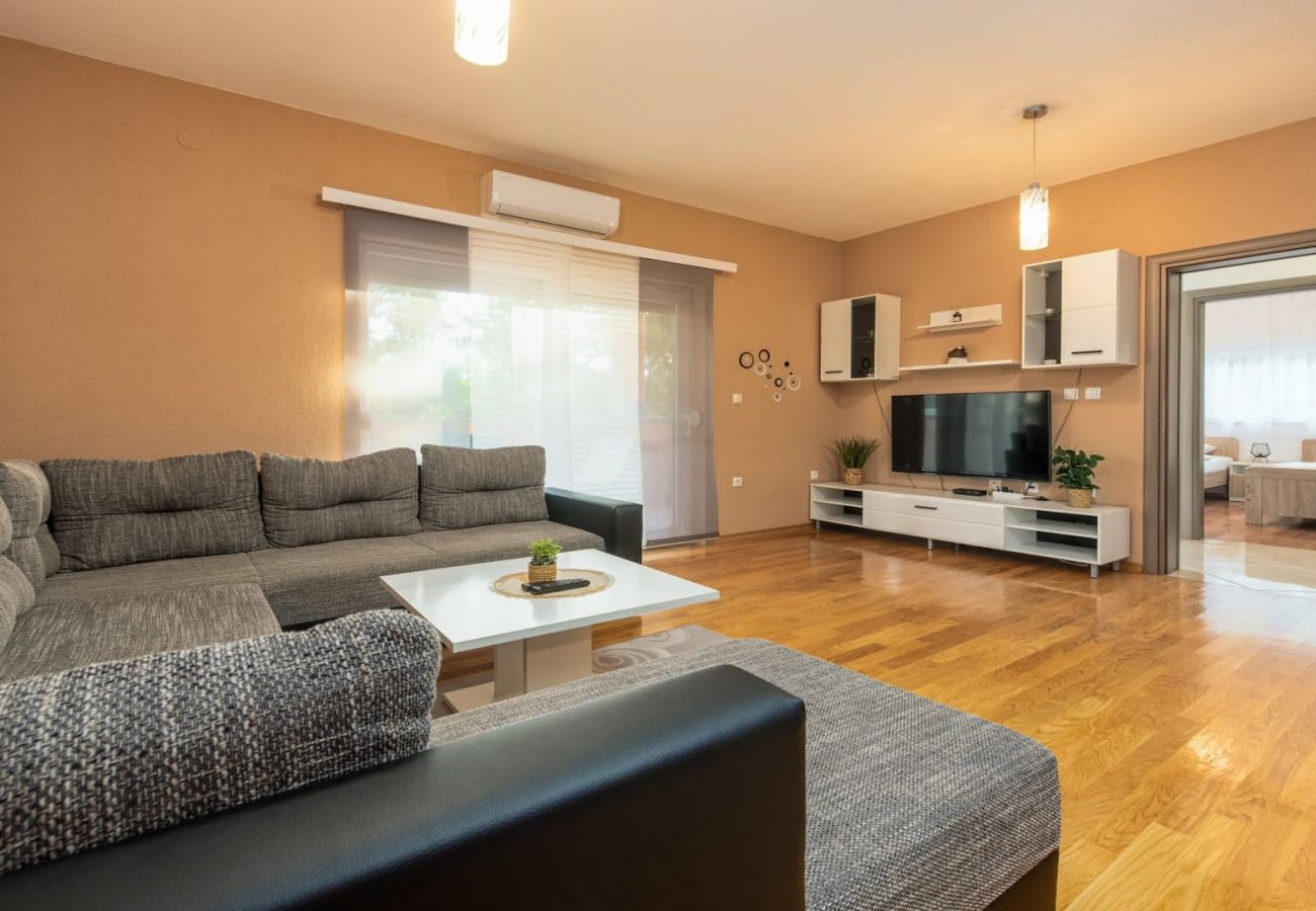 Apartment in Sukošan - Apartment Dora - Two bedroom apartment with terrace