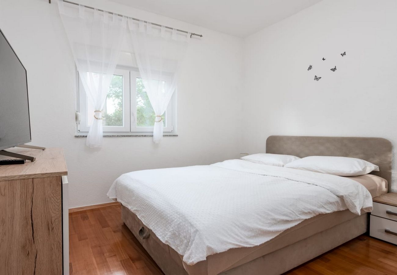 Apartment in Sukošan - Apartment Dora - Two bedroom apartment with terrace