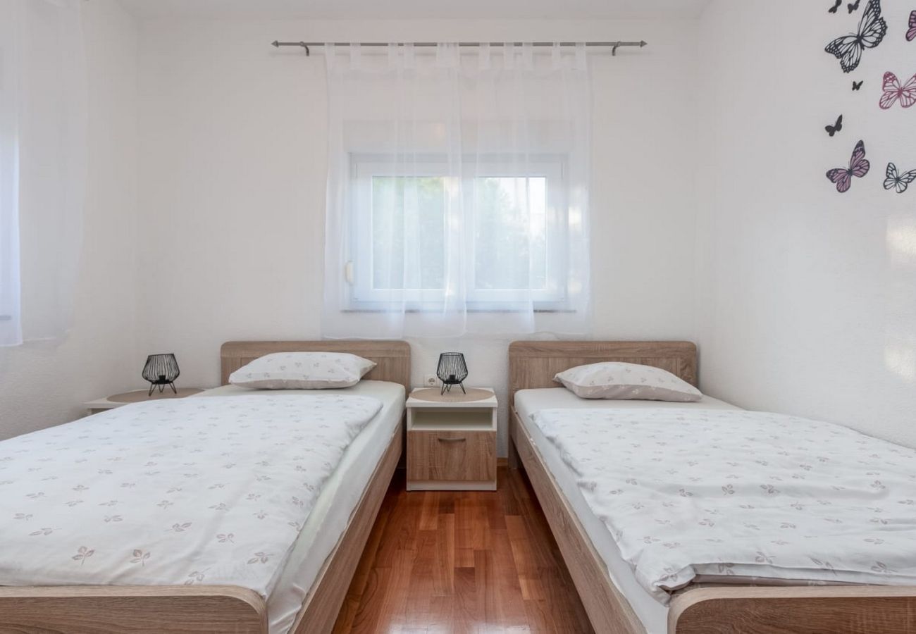 Apartment in Sukošan - Apartment Dora - Two bedroom apartment with terrace