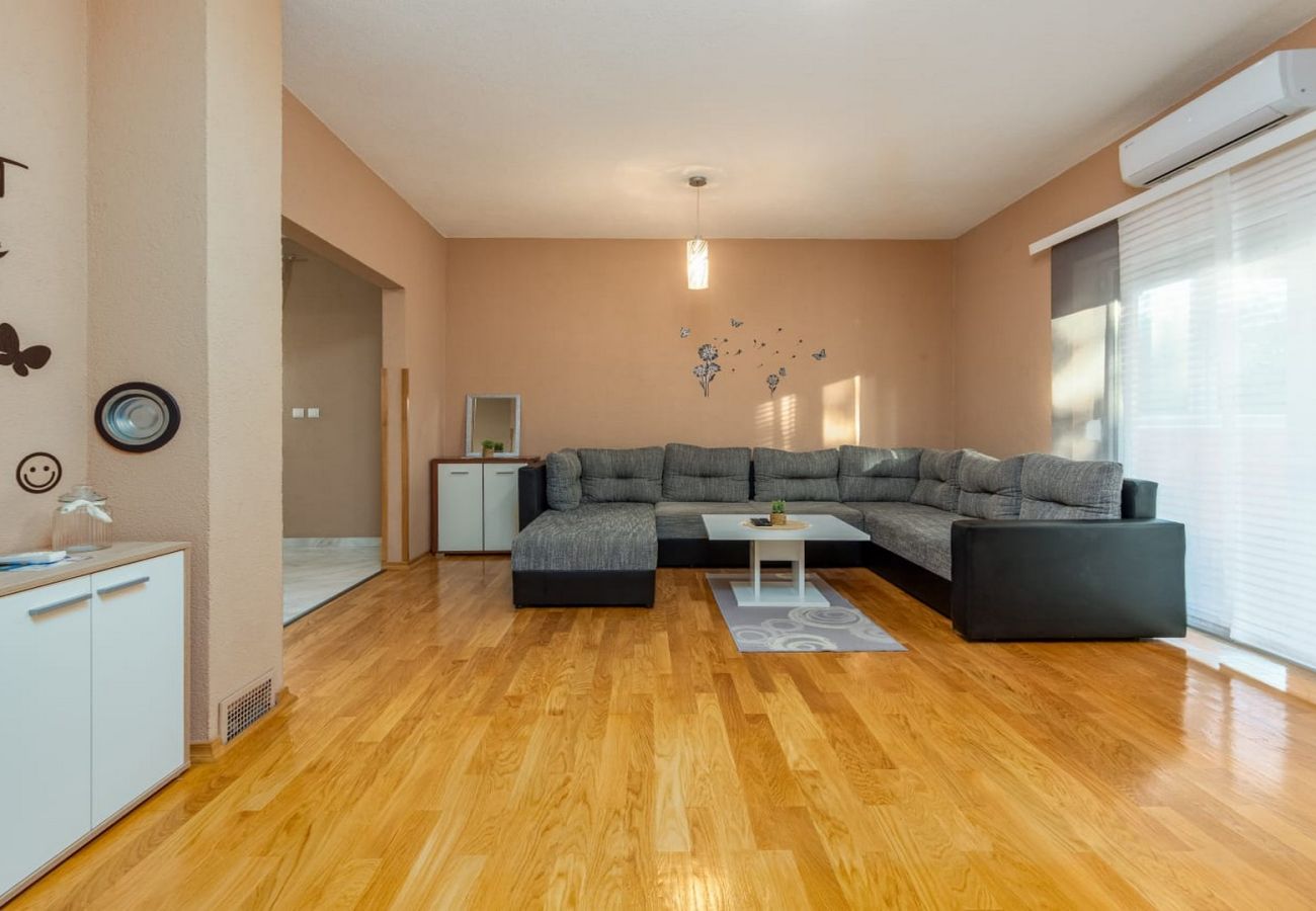 Apartment in Sukošan - Apartment Dora - Two bedroom apartment with terrace