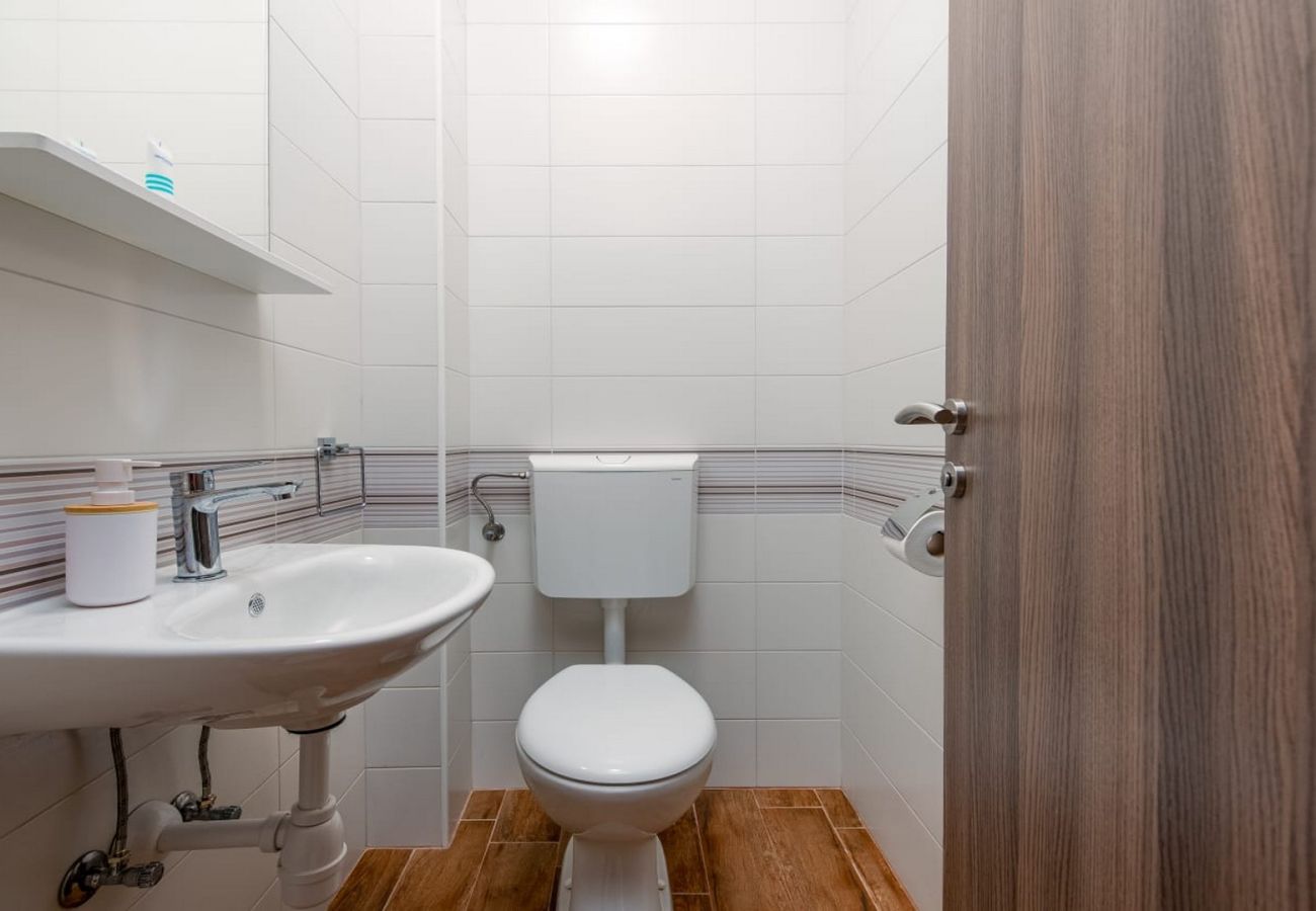 Apartment in Sukošan - Apartment Dora - Two bedroom apartment with terrace