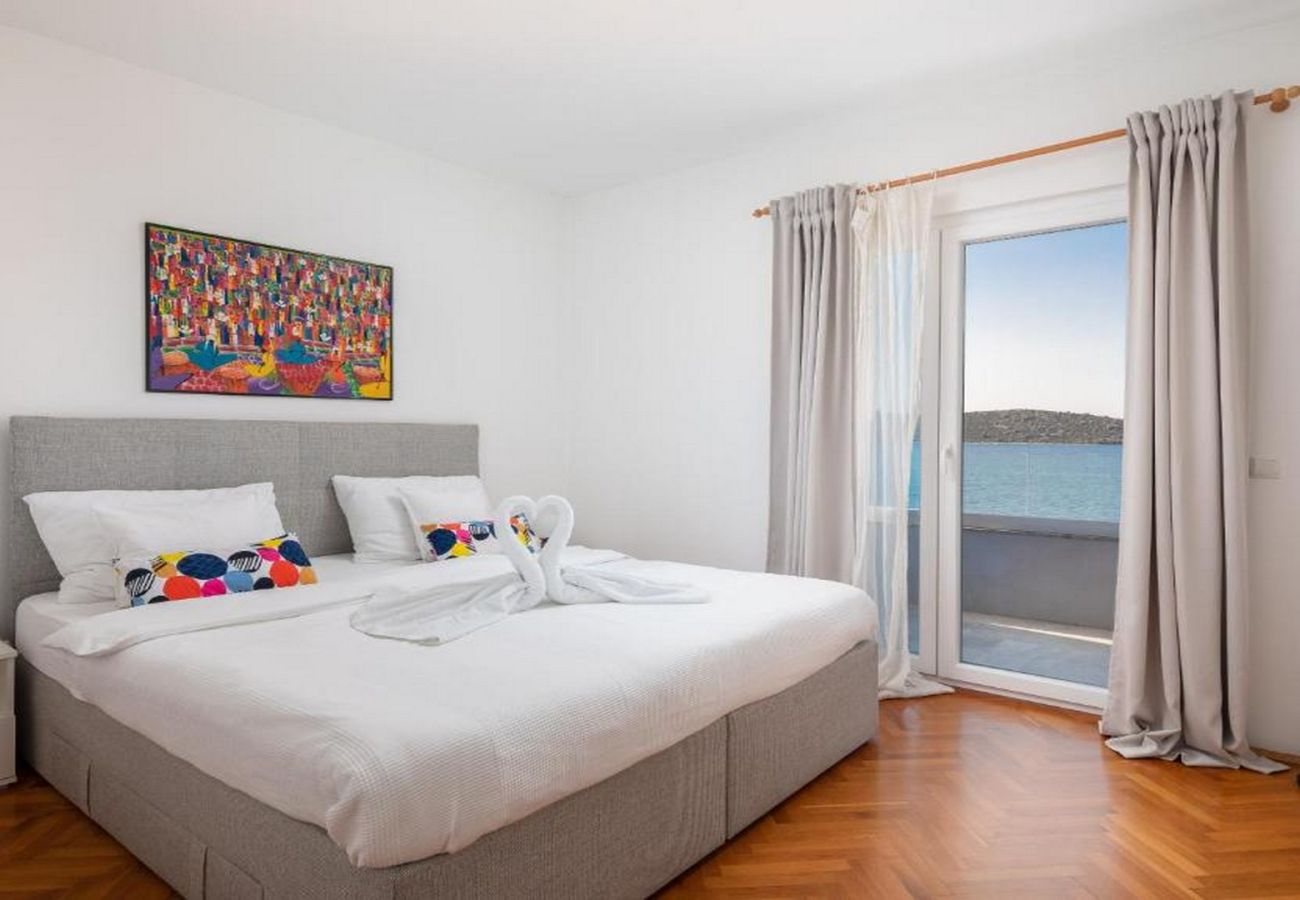 Villa in Grebaštica - Villa Nensi - house with six bedrooms and a swimming pool