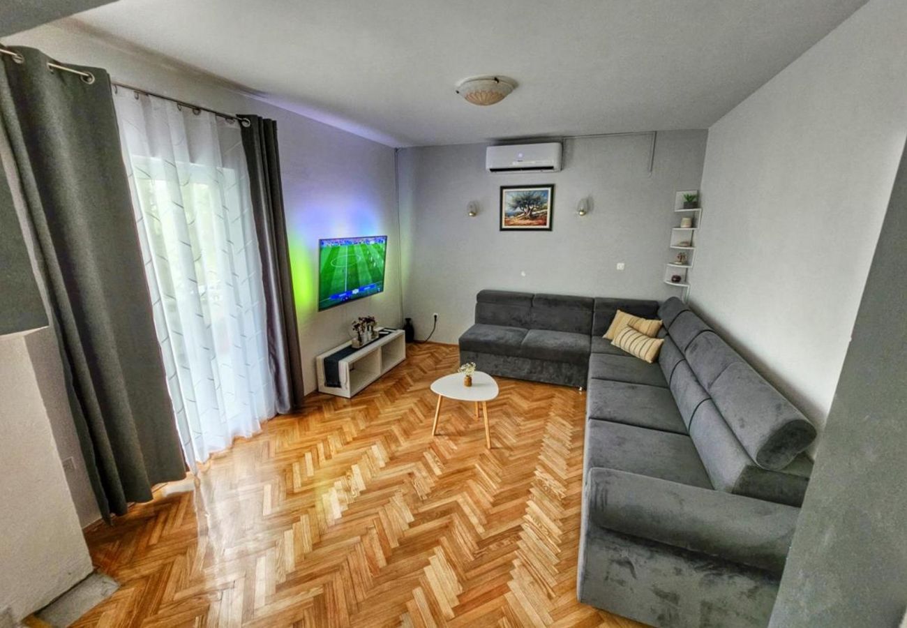 House in Ražanac - House Rose - three bedroom house with outdoor pool